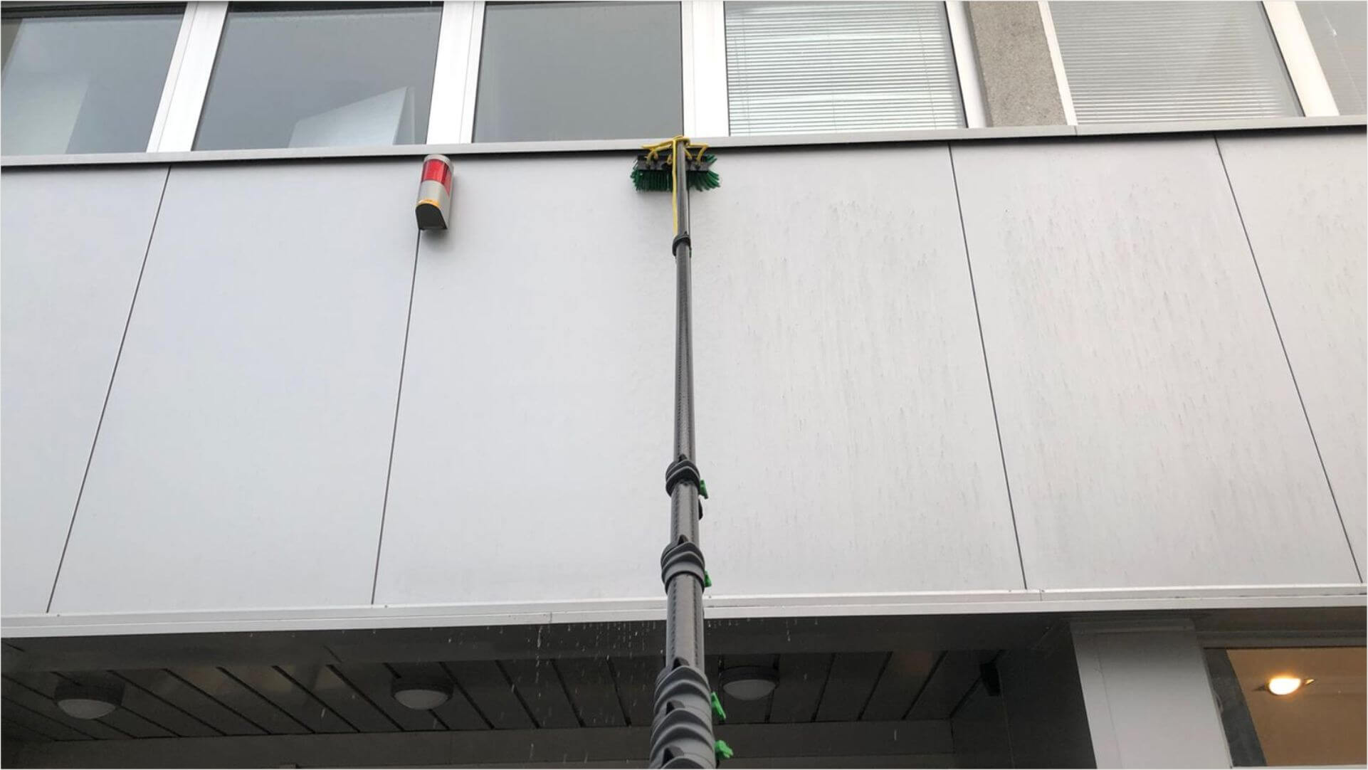 Schwarz Weiss Reinigung 013