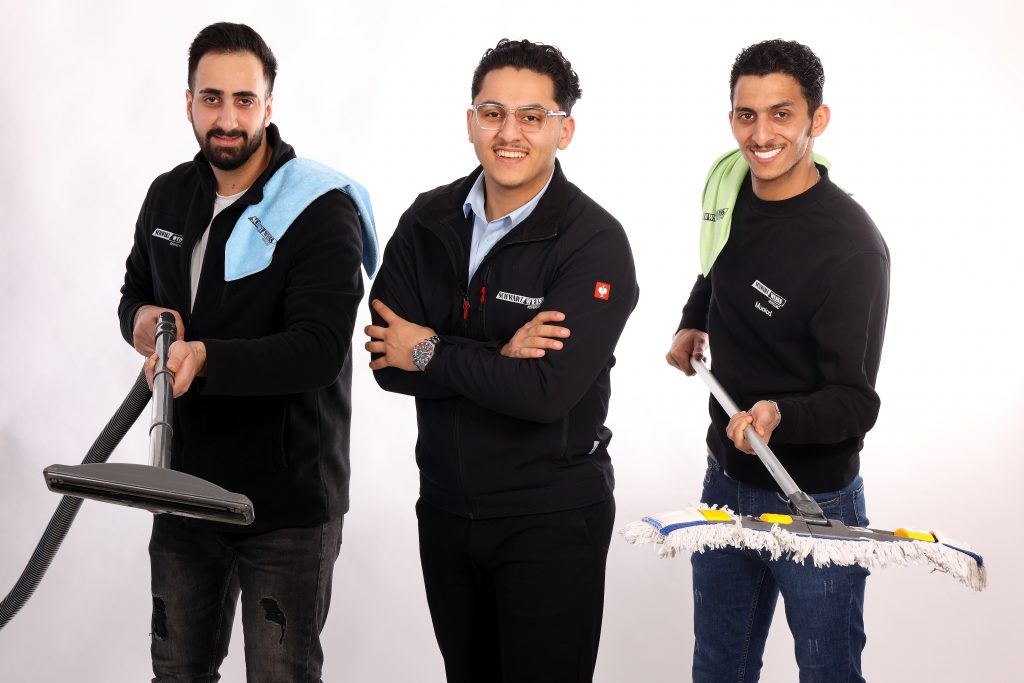 Schwarz Weiss Reinigung 305