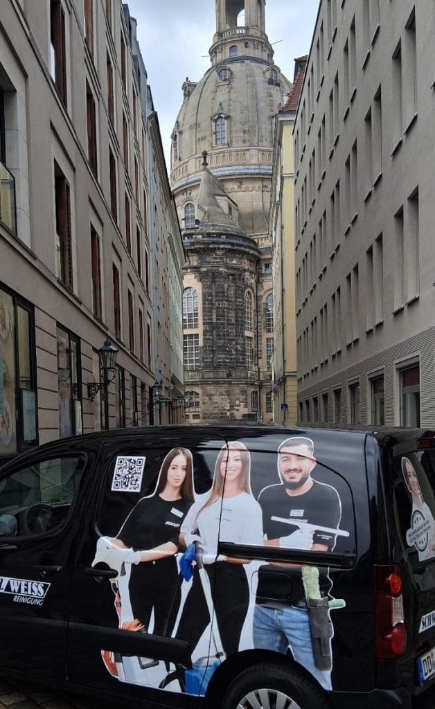 Schwarz Weiss Reinigung 143