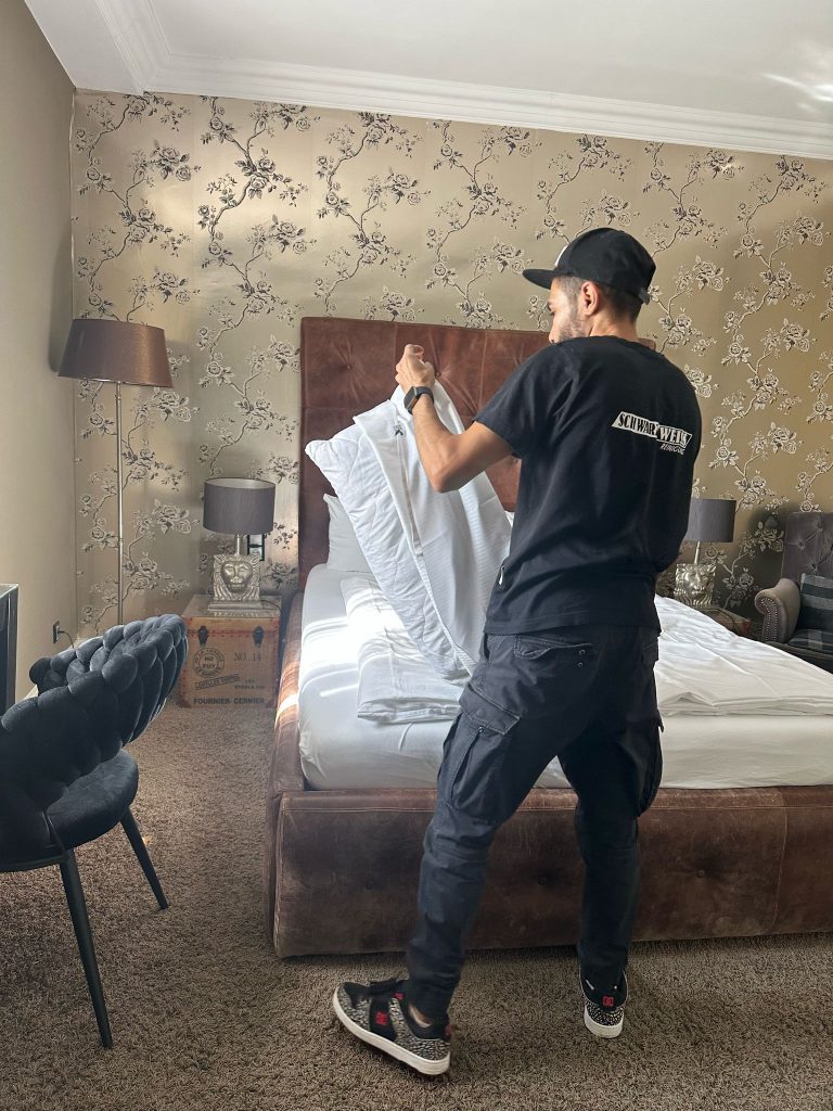 Schwarz Weiss Reinigung 256