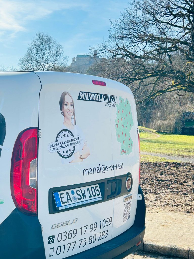 Schwarz Weiss Reinigung 173