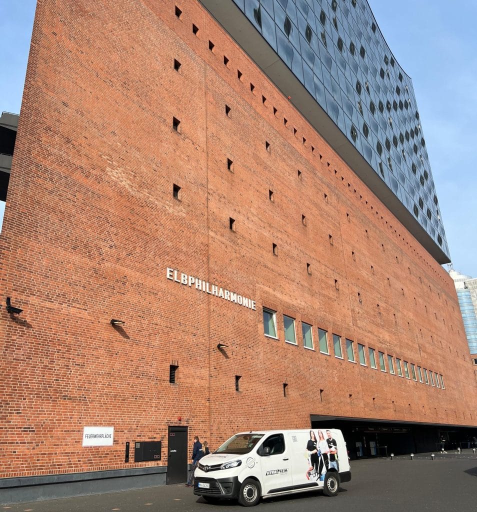 Schwarz Weiss Reinigung 158