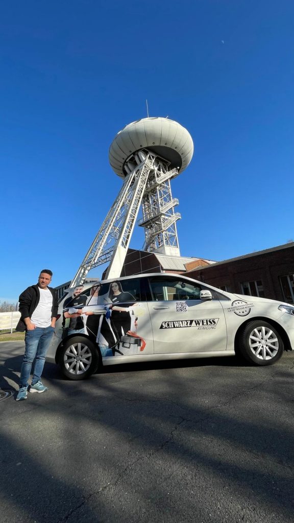 Schwarz Weiss Reinigung 161