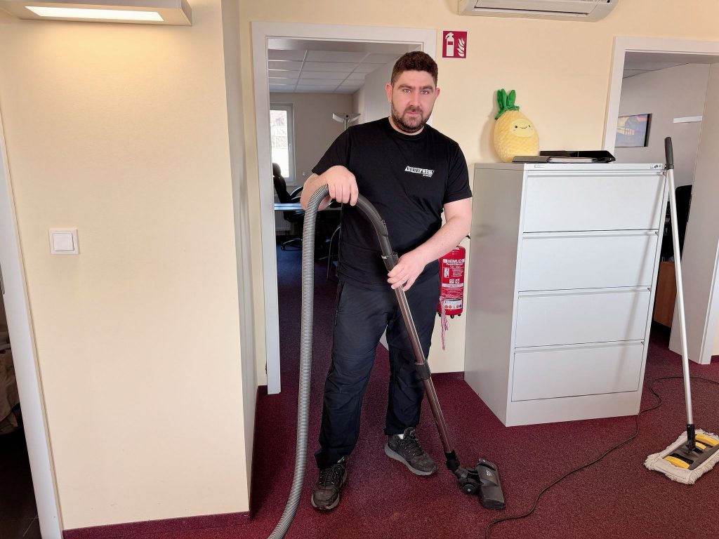 Schwarz Weiss Reinigung 317