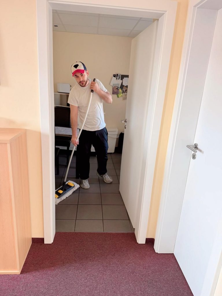 Schwarz Weiss Reinigung 316