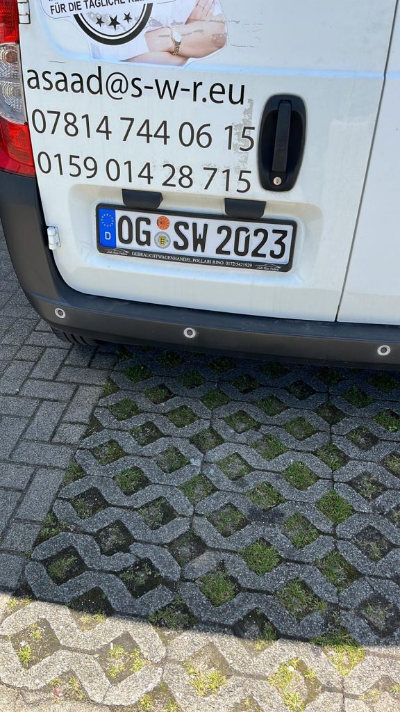 Schwarz Weiss Reinigung 166