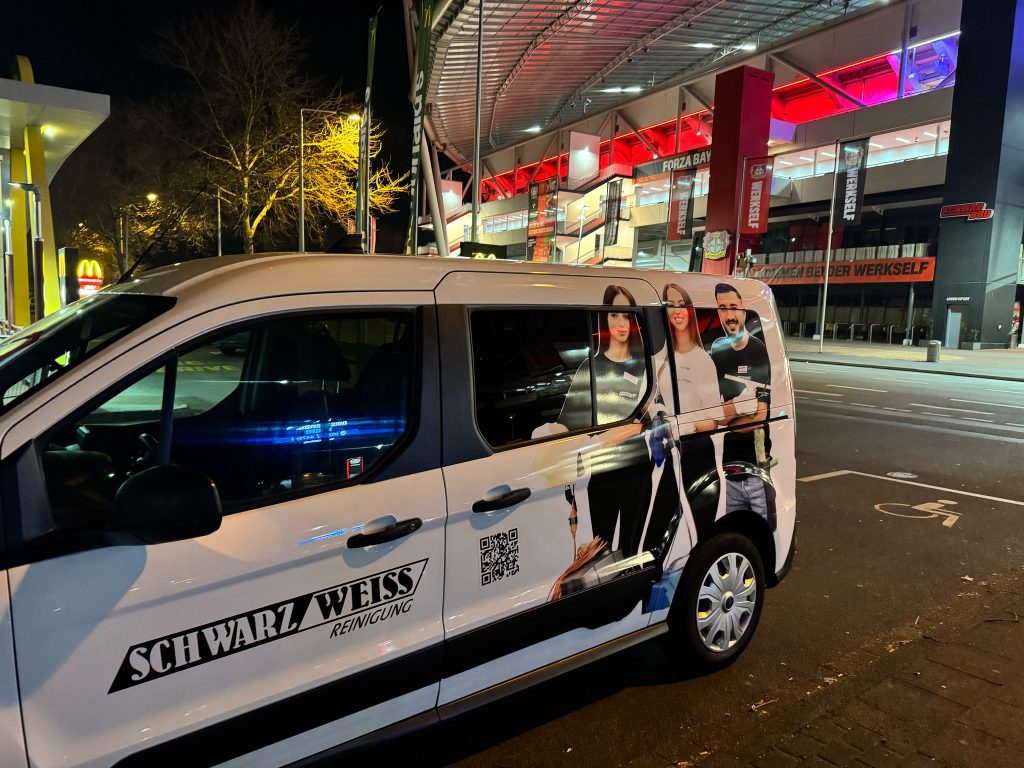 Schwarz Weiss Reinigung 241