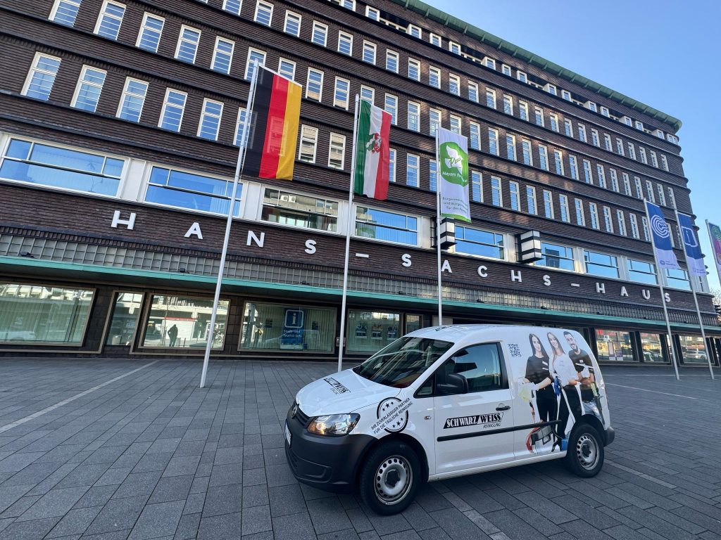 Schwarz Weiss Reinigung 231