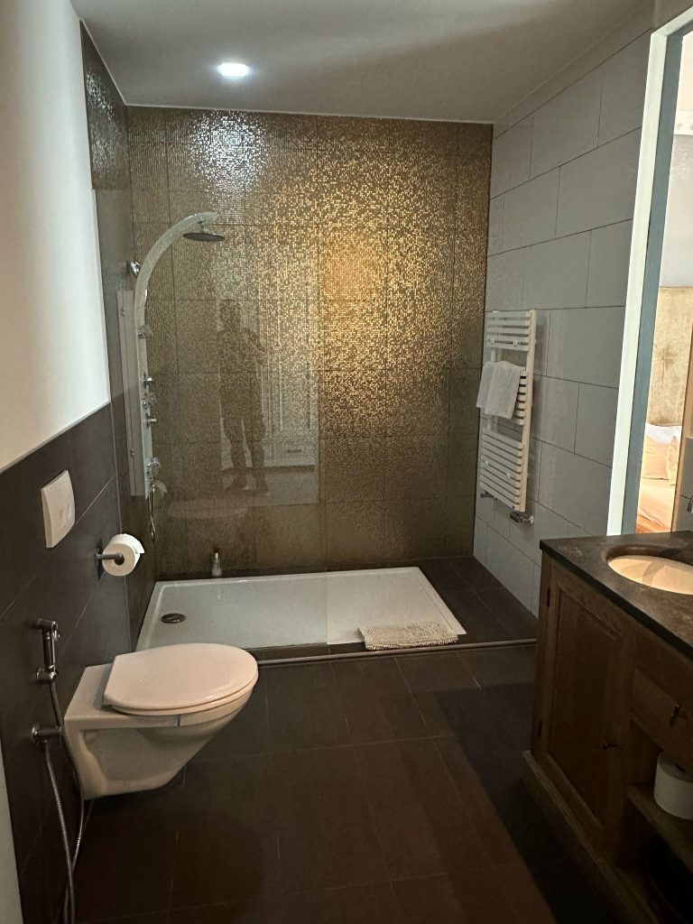 Schwarz Weiss Reinigung 259