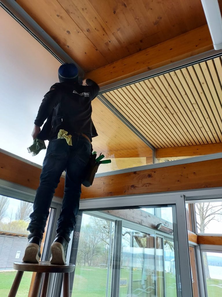 Schwarz Weiss Reinigung 191