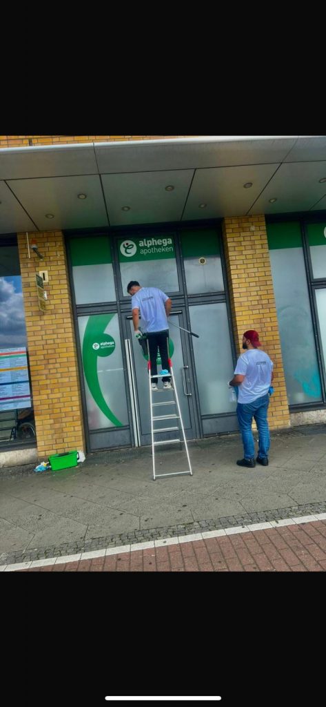 Schwarz Weiss Reinigung 278