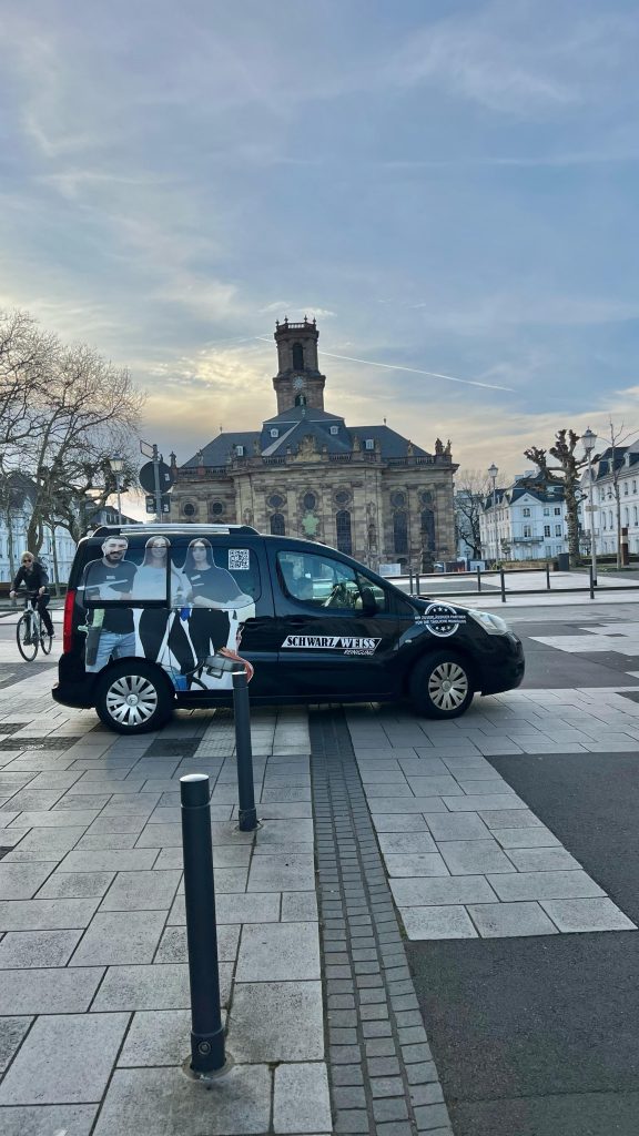 Schwarz Weiss Reinigung 336