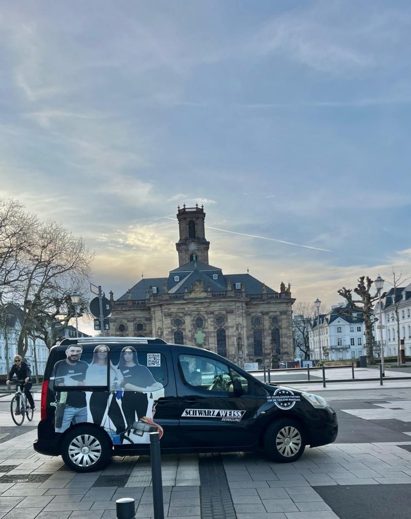 Schwarz Weiss Reinigung 328