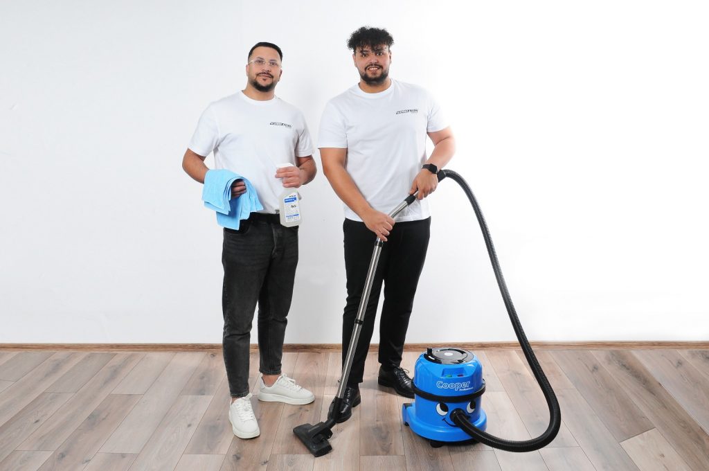 Schwarz Weiss Reinigung 325