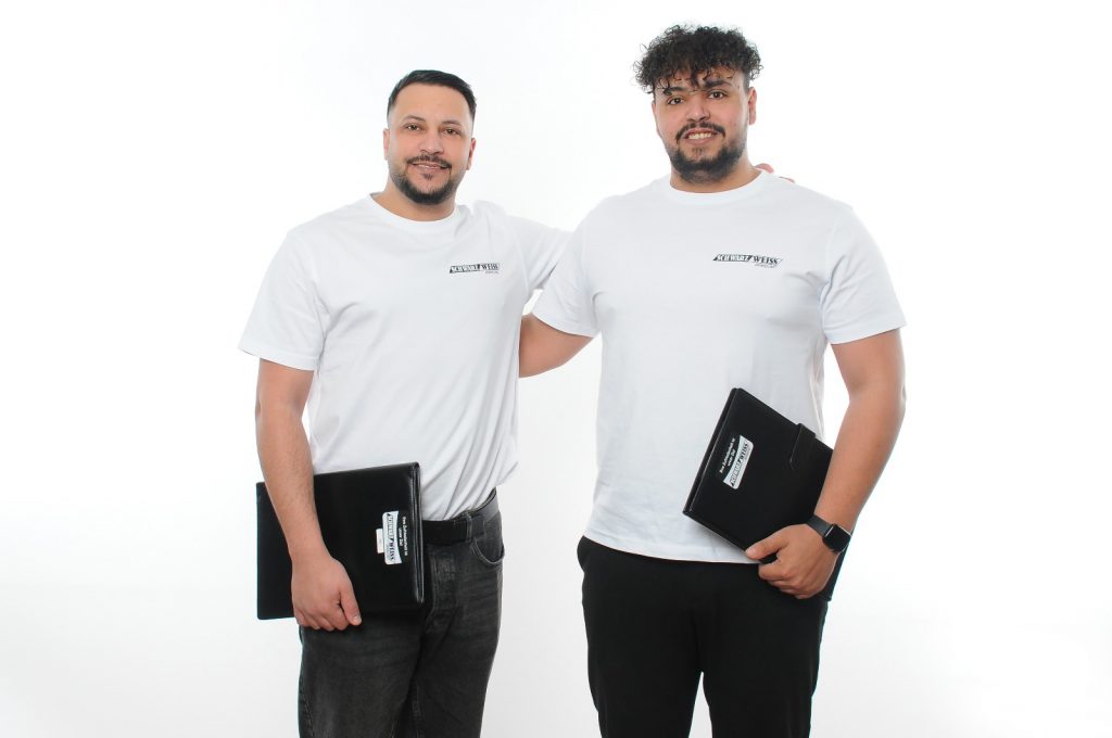 Schwarz Weiss Reinigung 323