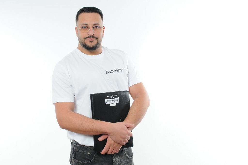 Schwarz Weiss Reinigung 319