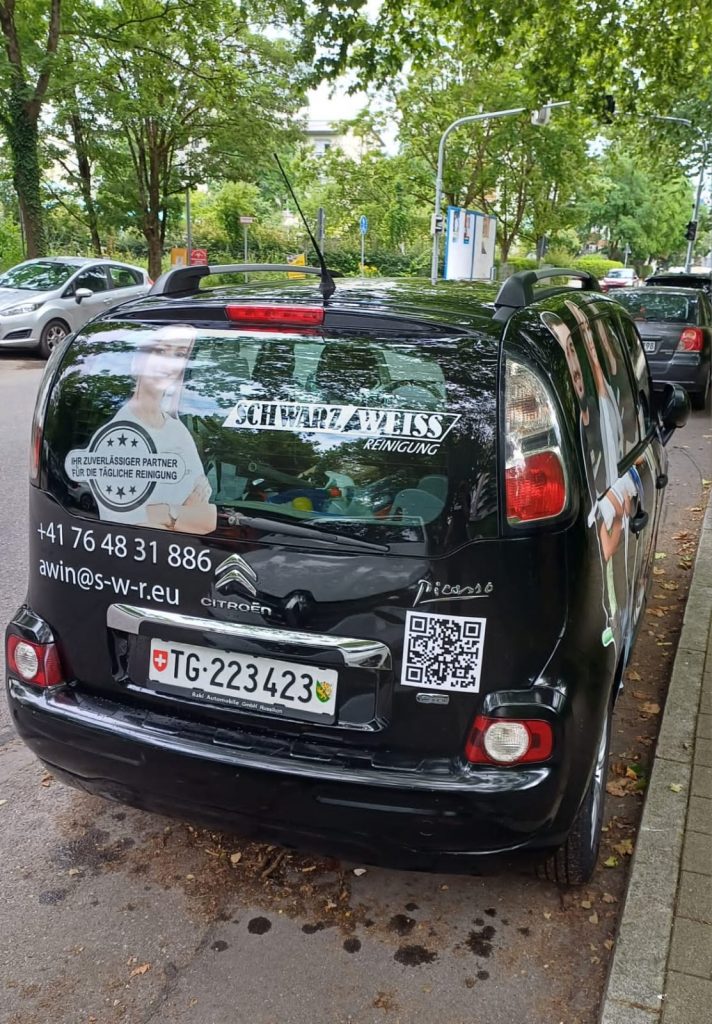 Schwarz Weiss Reinigung 293