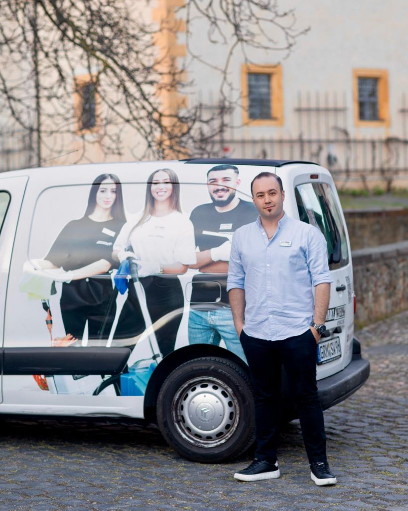 Schwarz Weiss Reinigung 456