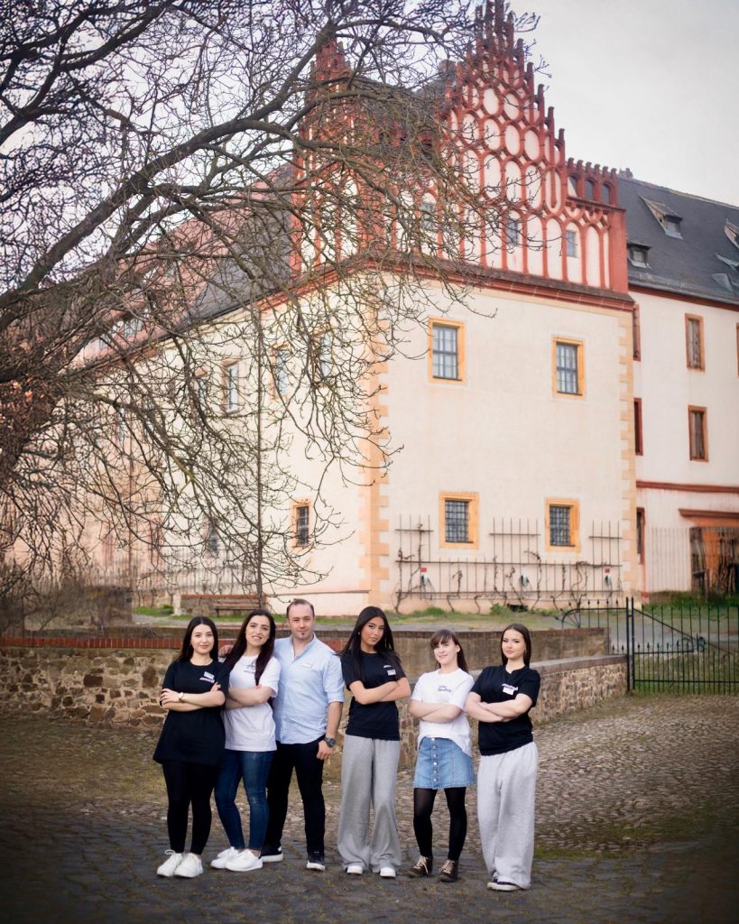 Schwarz Weiss Reinigung 454